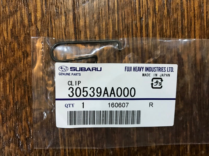 Clutch release bearing clip 30539AA000